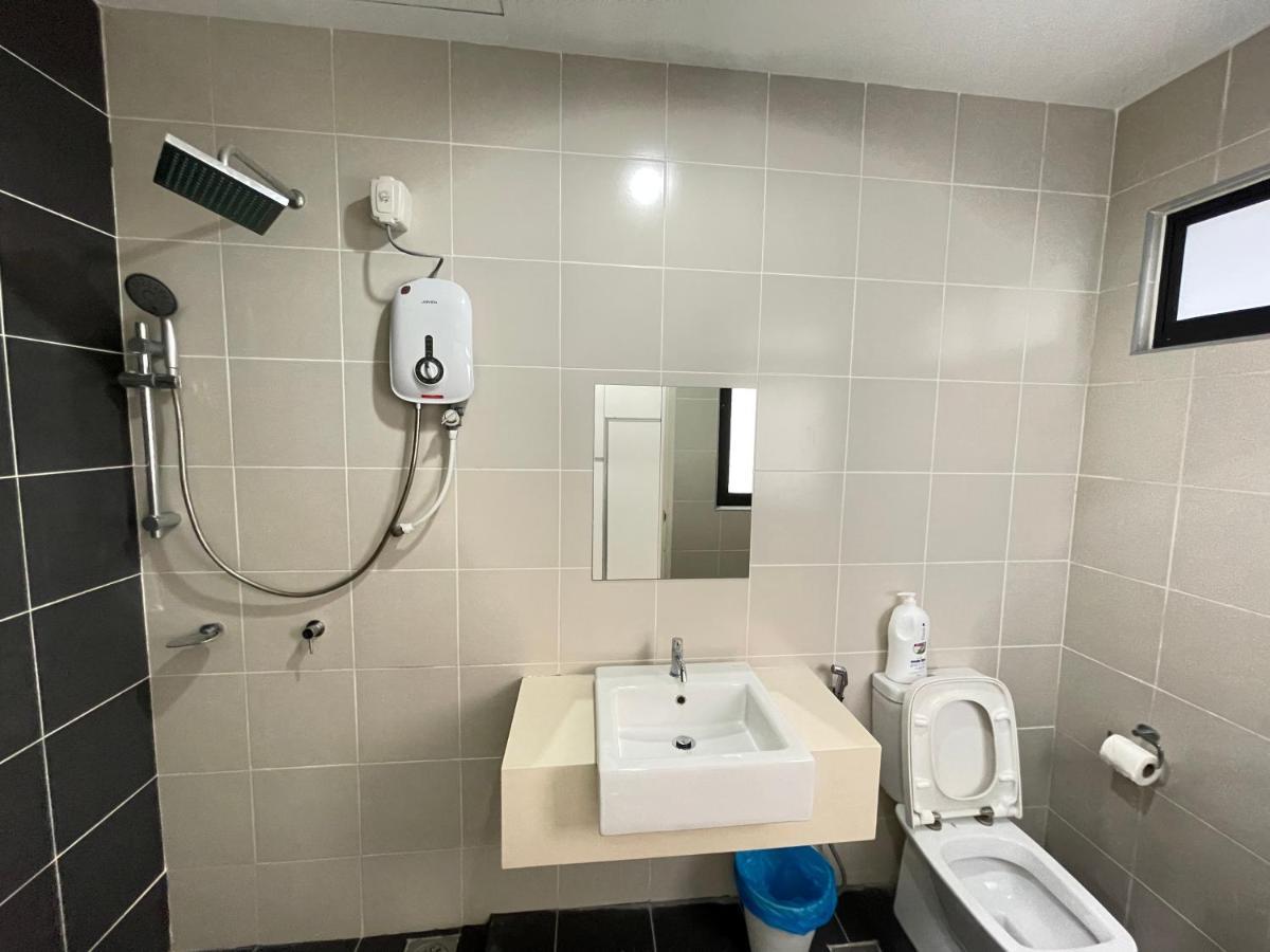 Meridin Medini By Wp Homestay Nusajaya  Exterior photo